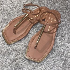 Dolce Vita V-Archey Sandals